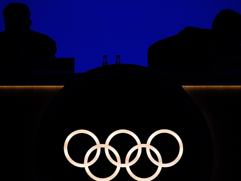 Международный олимпийский комитет (МОК) объявит свое решение по участию российских спортсменов в зимних Олимпийских игра 2018 года в Пхенчхане 5 декабря