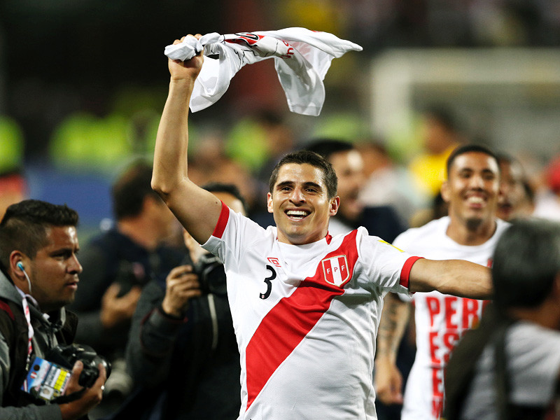 Сборная Перу завоевала последнюю оставшуюся путевку на чемпионат мира по футболу, который пройдет летом 2018 года в России. Состав участников турнира теперь полностью определен, что позволило сформировать корзины для жеребьевки группового этапа