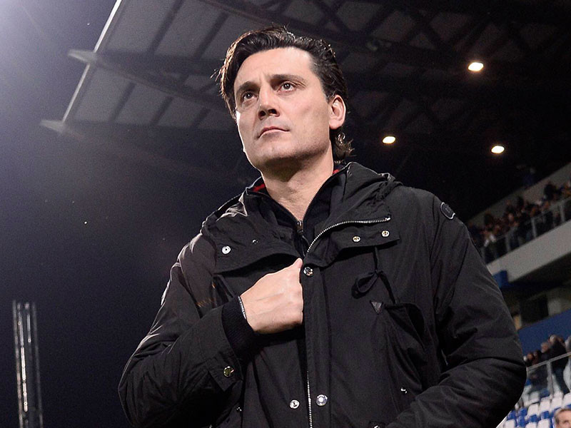 Футбольный клуб "Милан" объявил об отставке главного тренера команды Винченцо Монтеллы
