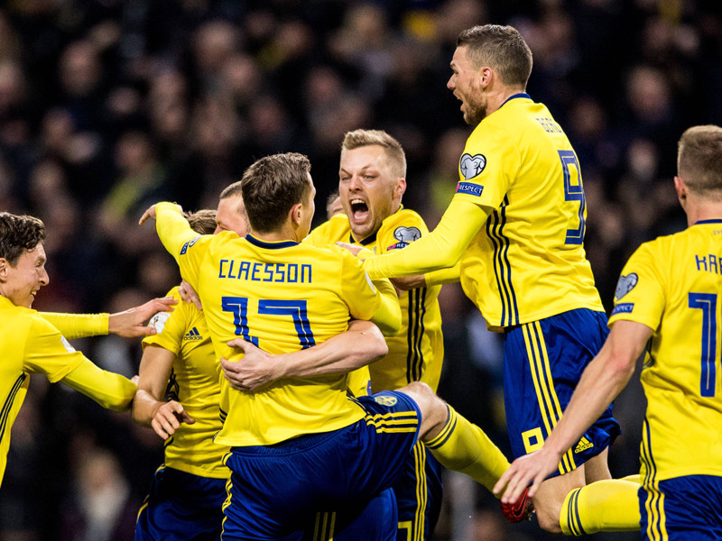 Шведские футболисты победили итальянцев в первом стыковом матче