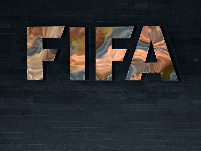 Международная федерация футбола (ФИФА) пока не выявила нарушений антидопинговых правил со стороны российских футболистов, упомянутых в докладе независимой комиссии Всемирного антидопингового агентства (WADA) под руководством Ричарда Макларена, однако расследование продолжается