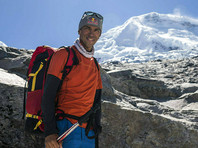 В горах Непала погиб известный российский бейсджампер Валерий Розов