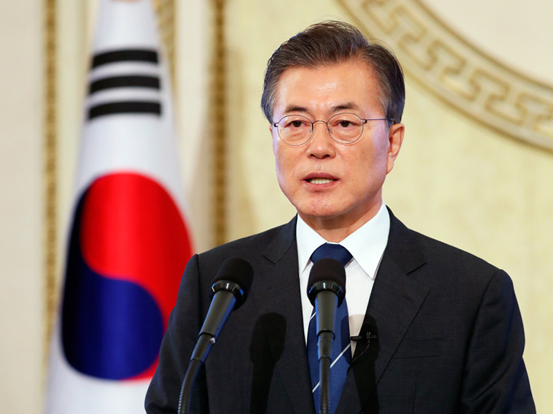 После очередного пуска КНДР баллистической ракеты президент Южной Кореи Мун Чжэ Ин поднял вопрос о гарантиях безопасности участникам зимних Олимпийских игр в Пхенчхане в 2018 году