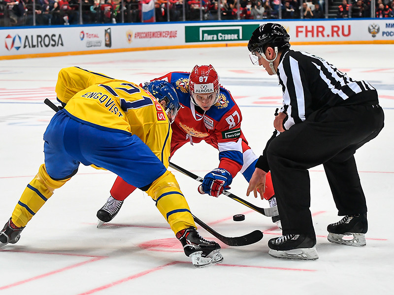 Российские хоккеисты обыграли шведов в стартовом матче Кубка Первого канала