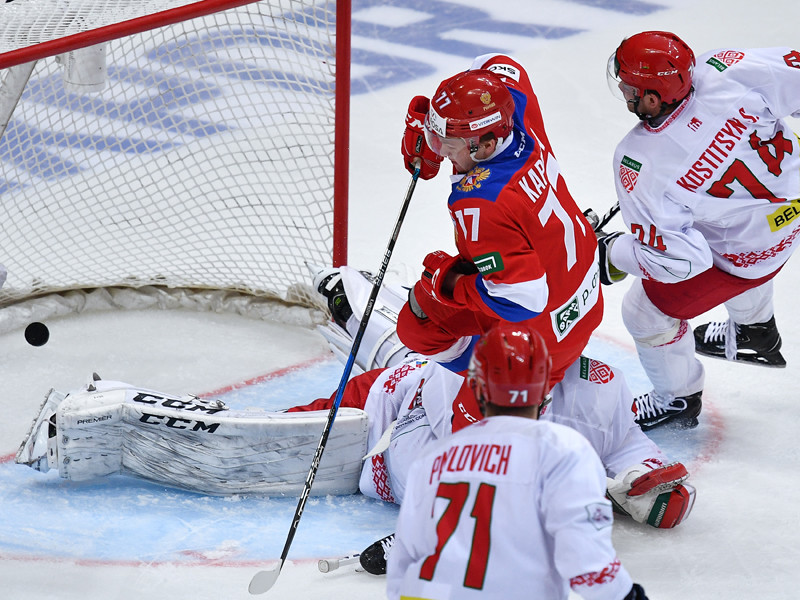 Хоккеисты сборной России перед Олимпиадой размялись на белорусах