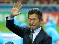 Клуб "Йокогама" подписал новый контракт с 50-летним футболистом-рекордсменом