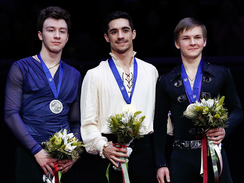 Дмитрий Алиев( на фото - слева), занявший второе место, установил личный рекорд в произвольной программе и по сумме двух прокатов. Третьим стал другой российский спортсмен Михаил Коляда



