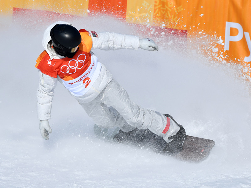 Американец Шон Уайт в южнокорейском Пхенчхане выиграл мужской олимпийский турнир по сноуборду в дисциплине хафпайп с результатом 97,75 балла в лучшей из трех попыток