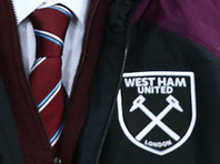 Футбольный клуб "Вест Хэм" принял решение уволить директора по набору игроков Тони Генри за комментарии дискриминационного характера в отношении африканцев