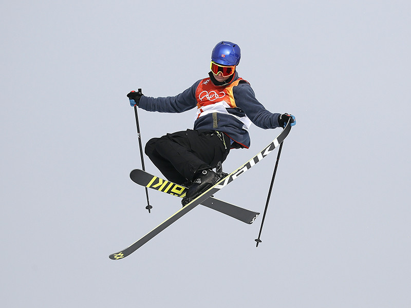 Норвежский фристайлист Эйстейн Бротен стал обладателем золотой медали Олимпийских игр в Пхенчхане в дисциплине слоупстайл. Скандинав в лучшей из трех финальных попыток показал результат 95,00 балла