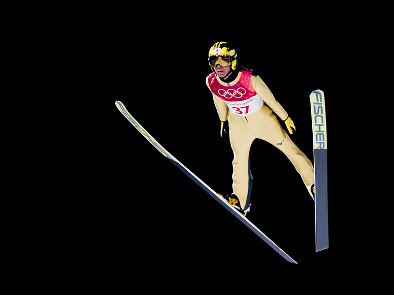 Прыгун на лыжах с трамплина Нориаки Касай из Японии установил абсолютный рекорд по числу зимних Олимпийских игр, в которых он принимал участие