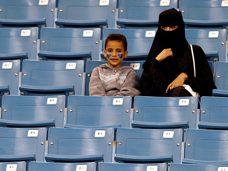 Власти Саудовской Аравии одобрили проведение первого в истории королевства марафона для женщин.  Забег пройдет в апреле нынешнего года в Мекке в закрытом помещении