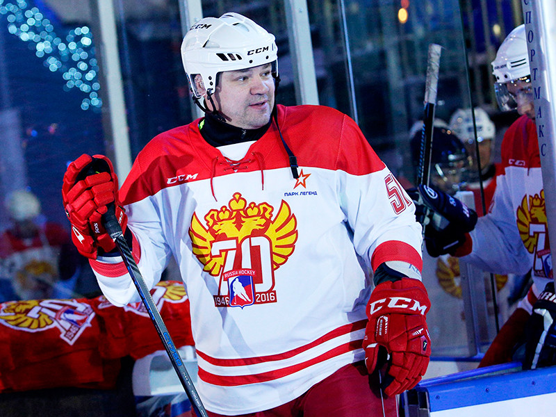 Избивший судью хоккеист Коваленко решил стать депутатом "Единой России"