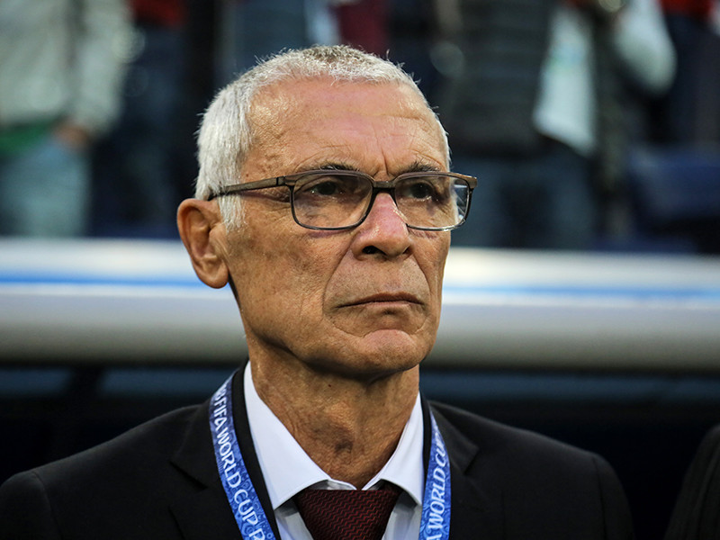 Федерация футбола Египта приняла решение после окончания ЧМ-2018 отправить в отставку главного тренера национальной сборной - аргентинца Эктора Купера