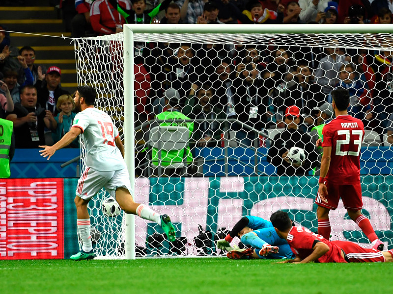 Сборная Испании одержала победу над командой Ирана в матче второго тура группового этапа чемпионата мира по футболу. Встреча группы В Казани завершилась со счетом 1:0 в пользу представителей Пиренейского полуострова