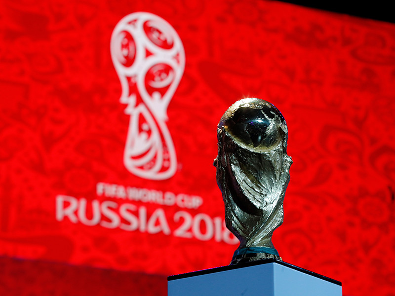 Госдума может сделать выходными дни матчей национальной сборной России на первом в истории домашнем чемпионате мира по футболу или, по крайней мере, сократить рабочий день госслужащим
