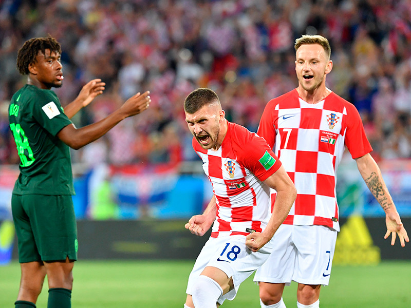 Футболисты сборной Хорватии обыграли команду Нигерии в матче первого тура группового этапа чемпионата мира в квартете D. Встреча в Калининграде завершилась поражением африканцев со счетом 0:2

