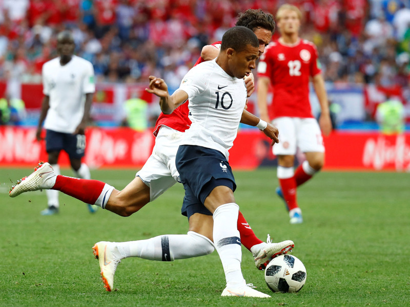 Сборная Дании сыграла вничью с командой Франции в матче третьего, заключительного тура группового этапа чемпионата мира по футболу