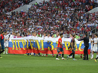 Российские болельщики расплачиваются за смелые пари перед матчем с испанцами