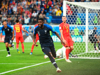 Самюэль Умтити (Франция) радуется забитому голу в полуфинальном матчем чемпионата мира по футболу между сборными Франции и Бельгии