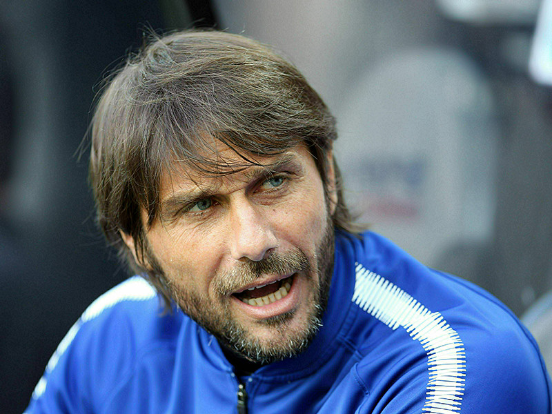 Лондонский футбольный клуб "Челси" официально объявил об отставке главного тренера команды итальянца Антонио Конте. Контракт со 48-летним специалистом был рассчитан до 30 июня 2019 года