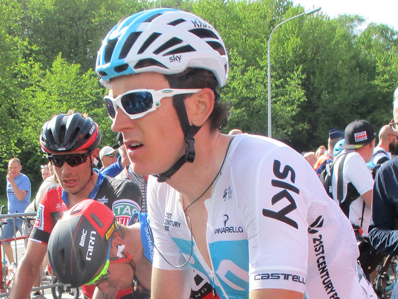 Британский велогонщик команды Sky Герайнт Томас впервые в карьере стал победителем генеральной классификации легендарной многодневки "Тур де Франс", завершившейся накануне на Елисейских полях в Париже