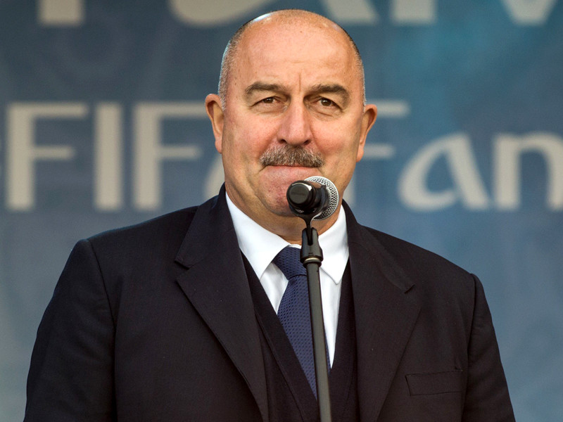 Черчесов выбыл из числа претендентов на титул тренера года по версии ФИФА