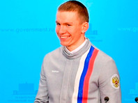 Лыжник Александр Большунов выиграл две гонки на старте Кубка мира