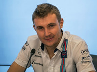 Пилот "Уильямса" россиянин Сергей Сироткин неожиданно вышел в лидеры голосования за звание лучшего гонщика сезона в "Формуле-1" на авторитетном английском портале Sky Sports