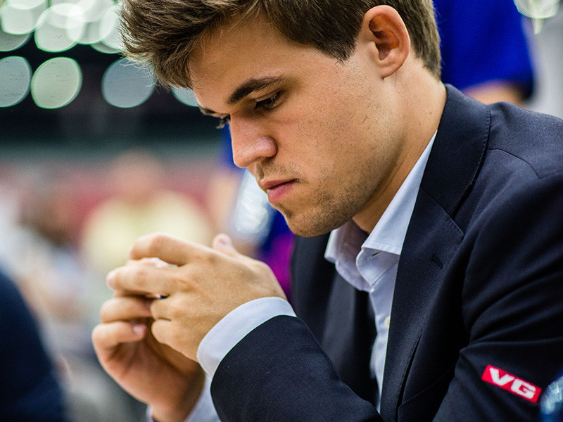 Чемпион мира по шахматам норвежец Магнус Карлсен и претендент на его титул американец Фабиано Каруана сыграли вничью все 12 партий с классическим контролем времени в матче за шахматную корону, который проходит в эти дни в Лондоне