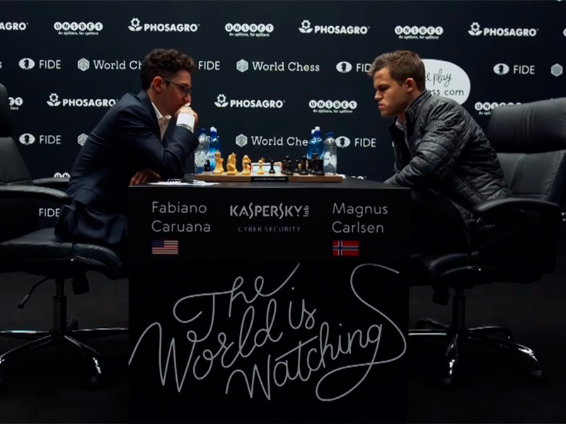 Норвежец Магнус Карлсен и американец Фабиано Каруана свели к ничьей четвертую подряд партию матча за титул чемпиона мира по шахматам, который проходит в эти дни Лондоне