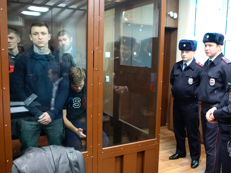 Кирилл Кокорин, Павел Мамаев, Александр Протасовицкий, Александр Кокорин (слева направо) в Тверском районном суде, 5 декабря 2018 года