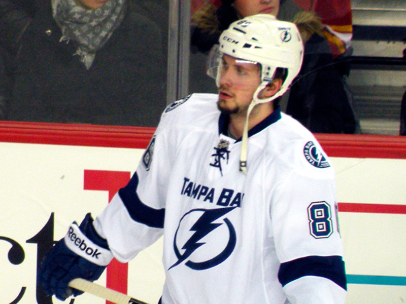 Никита Кучеров установил рекорд среди россиян по числу передач в сезоне НХЛ
