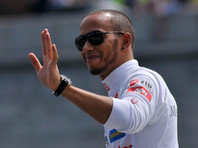 Хэмилтон возглавил чемпионат "Формулы-1" после пятого подряд дубля Mercedes