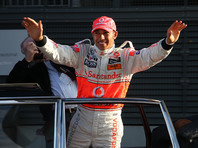 Британский пилот команды "Мерседес" Льюис Хэмилтон стал победителем гонки шестого этапа чемпионата мира по автогонкам в классе "Формула-1" - Гран-при Монако, одержав четвертую победу в сезоне и 77-ю в карьере