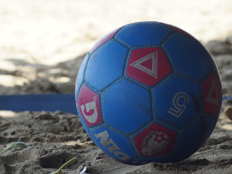 Украинцы отказались от ЧМ по пляжному футболу из-за необходимости ехать в Москву