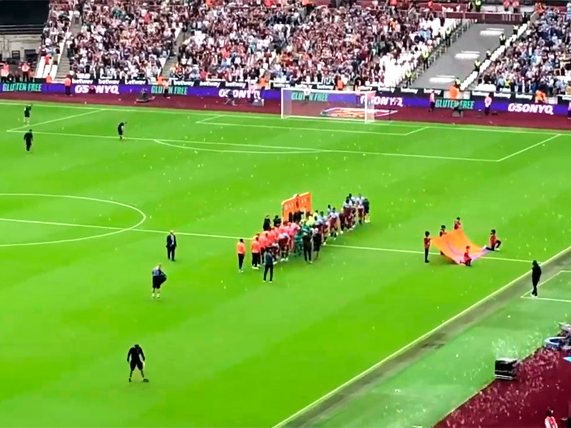 В матче первого тура чемпионата Англии футболисты "Манчестер Сити" со счетом 5:0 разгромили на олимпийском стадионе Лондона "Вест Хэм"
