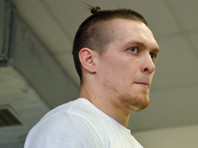 Украинец Усик дебютирует в тяжелом весе поединком против боксера из РФ