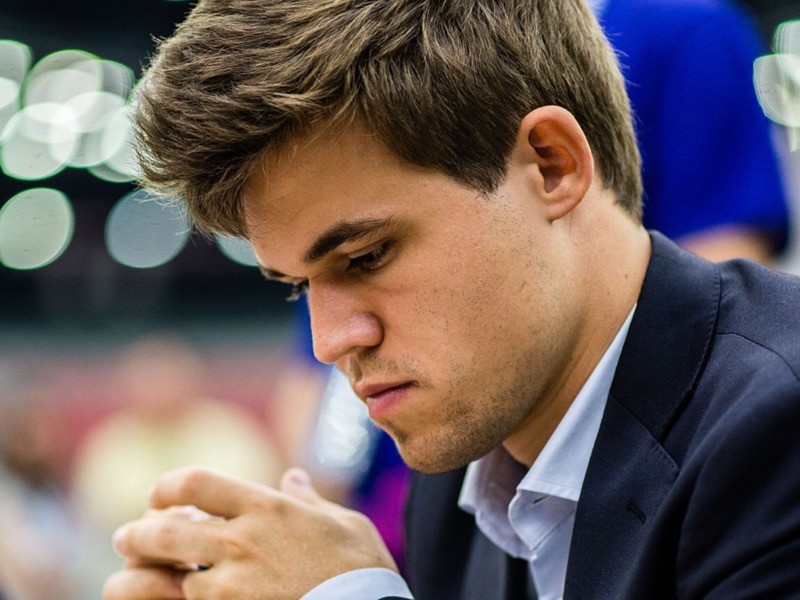 Норвежский гроссмейстер Магнус Карлсен признан величайшим шахматистом в истории по версии болельщиков, участвовавших в голосовании на официальной странице Международной шахматной федерации (FIDE) в Twitter