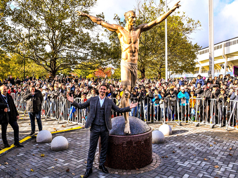 В Швеции установили прижизненный памятник футболисту Златану Ибрагимовичу