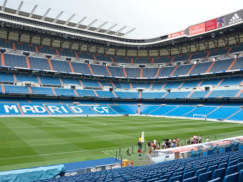 Руководство испанского футбольного чемпионата планирует сделать матчи турнира, которые будут проходить без зрителей, более привлекательными для болельщиков и футболистов благодаря рекламе и сообщениям фанатов
