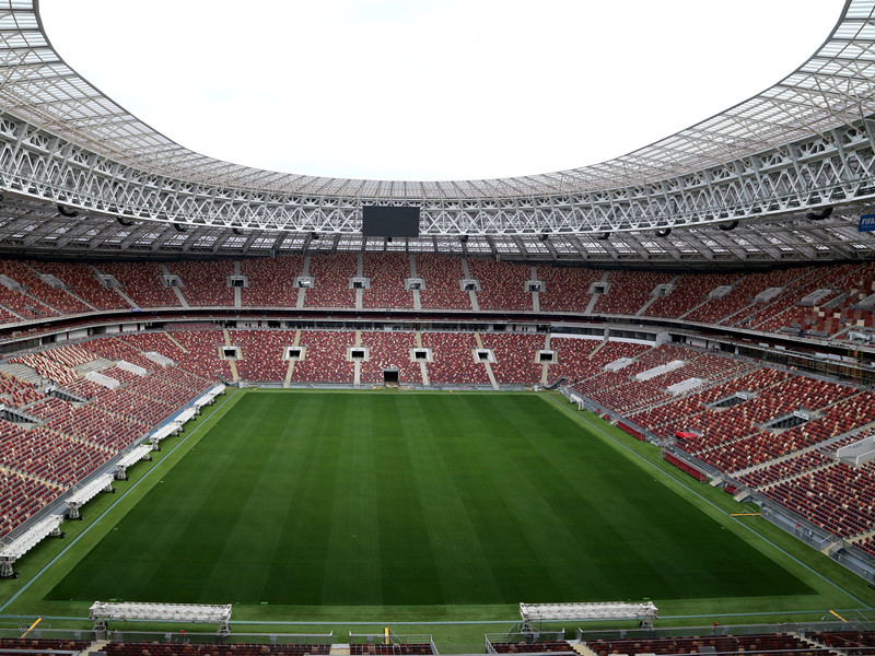 Праздничные мероприятия на стадионе "Лужники", посвященные 40-летнему юбилею проведения Олимпийских игр в Москве, отменены из-за пандемии коронавируса. Торжества теперь планируется провести в онлайн-формате