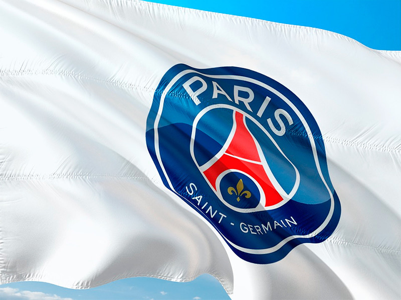 Футбольный клуб "Пари Сен-Жермен" официально признан чемпионом Франции после ранее объявленной досрочном завершении первенства страны из-за пандемии коронавируса


