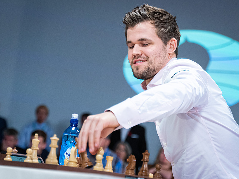 Обладатель мировой шахматной короны "выжил" в армагеддоне устроенного им онлайн-турнира