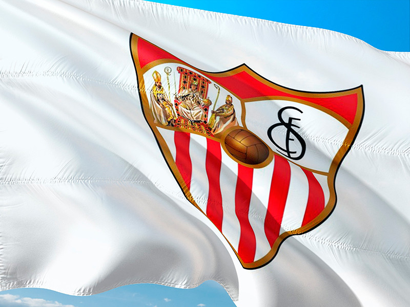 Испанский футбольный клуб "Севилья" обыграл английский "Манчестер Юнайтед" в полуфинале Лиги Европы УЕФА