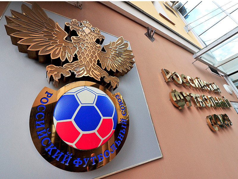 В России пока не планируют ставить на паузу футбольный чемпионат из-за коронавируса