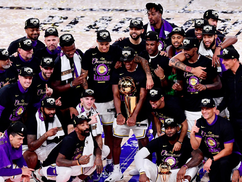 Баскетболисты "Лос-Анджелес Лейкерс" в 17-й раз стали чемпионами НБА