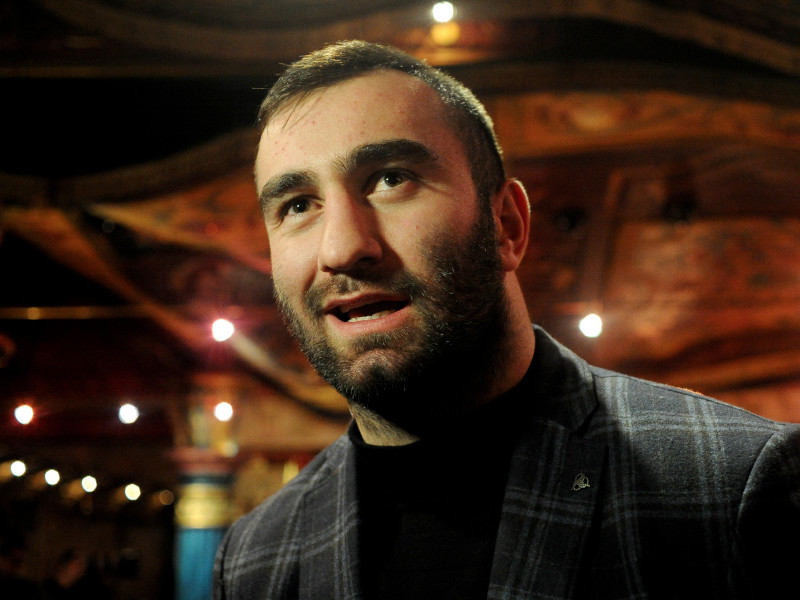 У российского боксера Мурата Гассиева сменился второй соперник за неделю