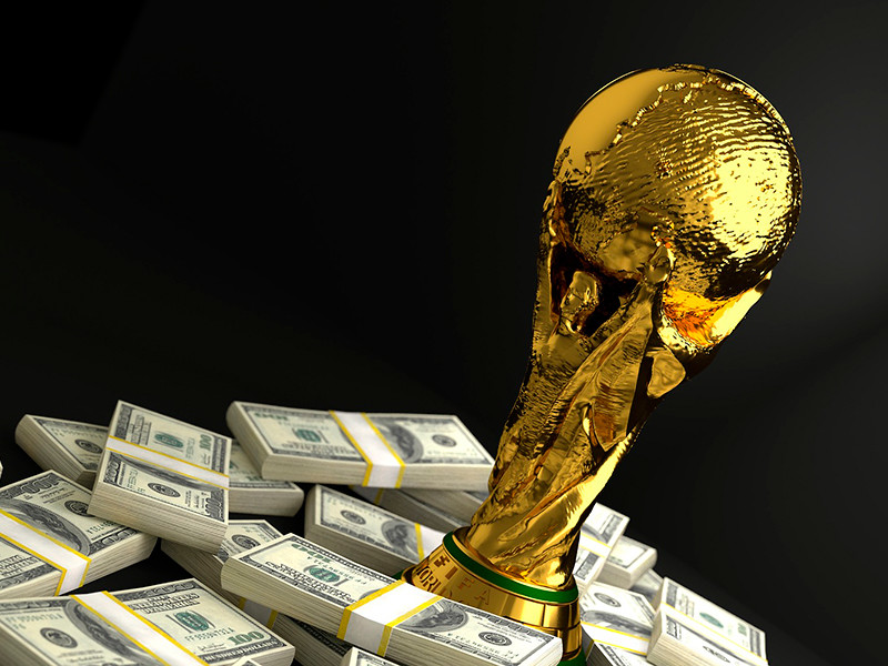Футбольные клубы Англии в летнее трансферное окно потратили на покупку игроков чуть более 1,25 миллиарда долларов, команды из России - 75,7 миллиона, сообщается в обзоре международного трансферного рынка, опубликованном на официальном сайте ФИФА