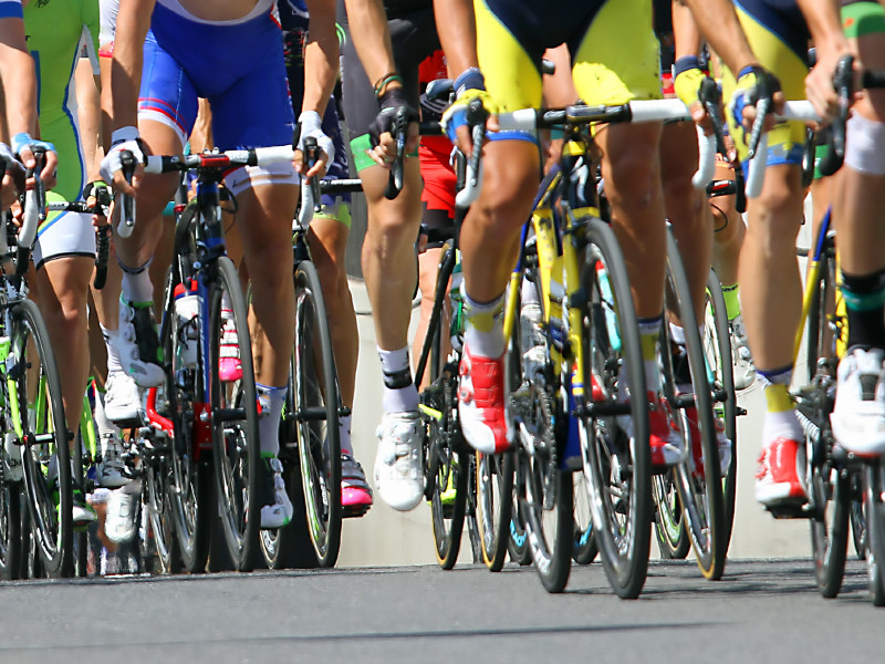 Из-за вспышки коронавируса сразу две команды снялись с велогонки "Джиро д'Италия"